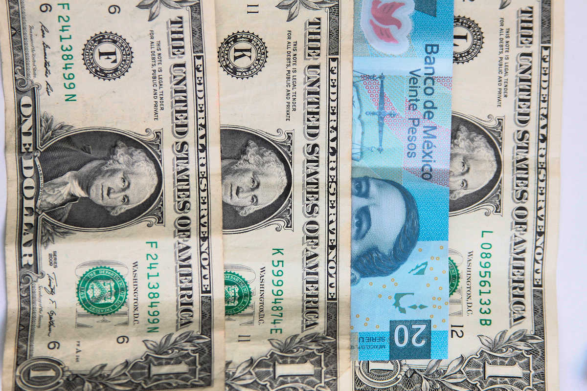 Daily Exchange: Dollar up to 19.36 Pesos